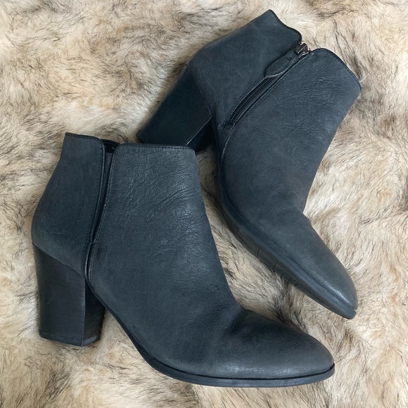 Franco Sarto Shoes - FRANCO SARTO The Artist’s Collection Women’s Size 8.5 Leather Ankle Boots